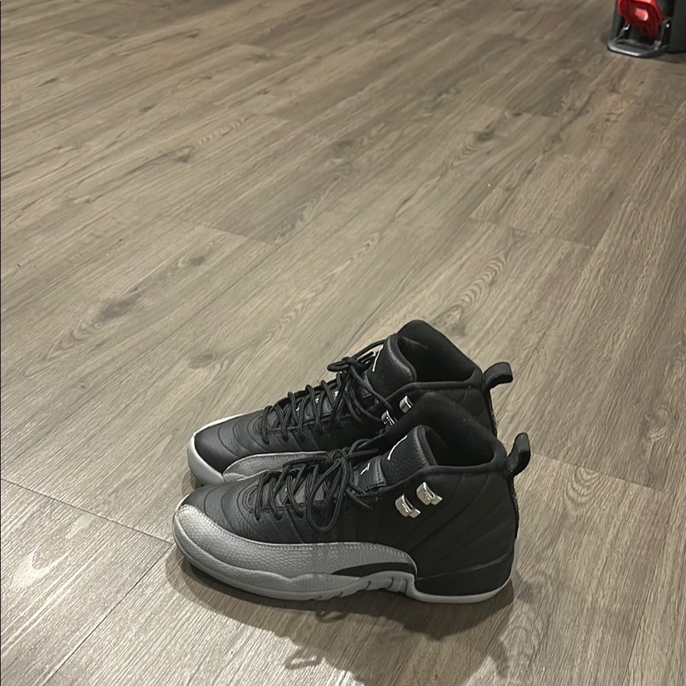 Jordan 12 lightly used